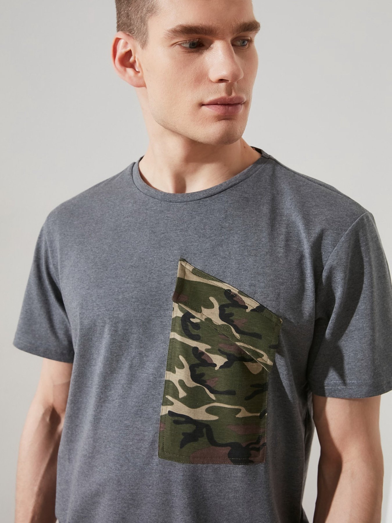 Футболки і поло Trendyol модель TMNSS21TS2366/Gri Фото