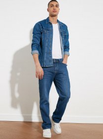 Прямые джинсы Trendyol Regular модель TMNSS21JE0201/Mavi Фото