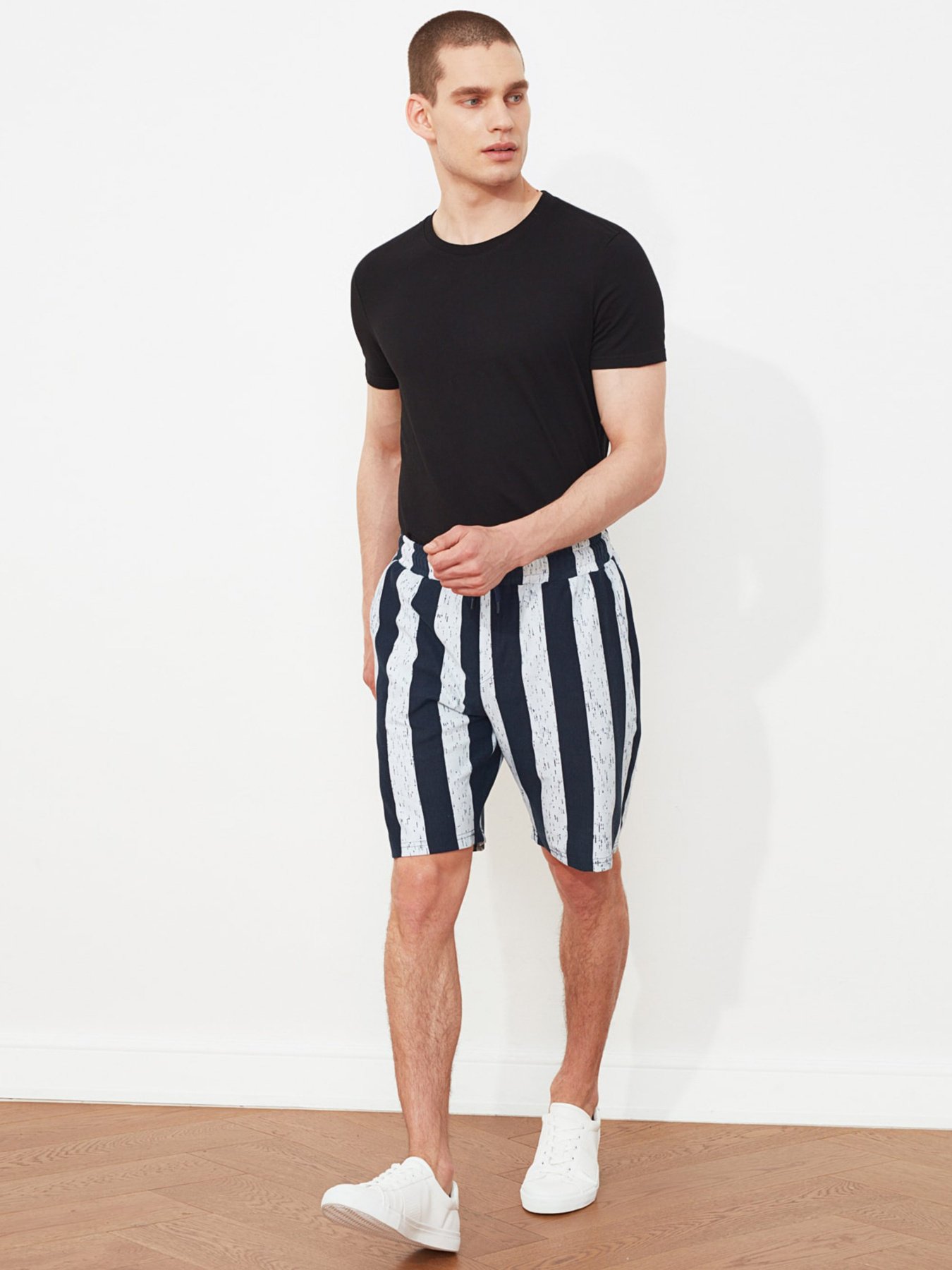 Шорты Trendyol модель TMNSS21SR0421/Lacivert Фото