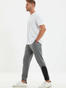 Штаны спортивные Trendyol модель TMNAW22EA0012/Antrasit Штаны спортивные Trendyol модель TMNAW22EA0012/Antrasit Фото
