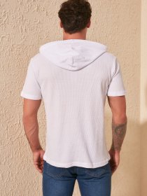 Футболки і поло Trendyol модель TMNSS20TS0117/Beyaz Фото