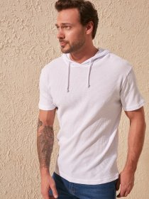 Футболки і поло Trendyol модель TMNSS20TS0117/Beyaz Фото