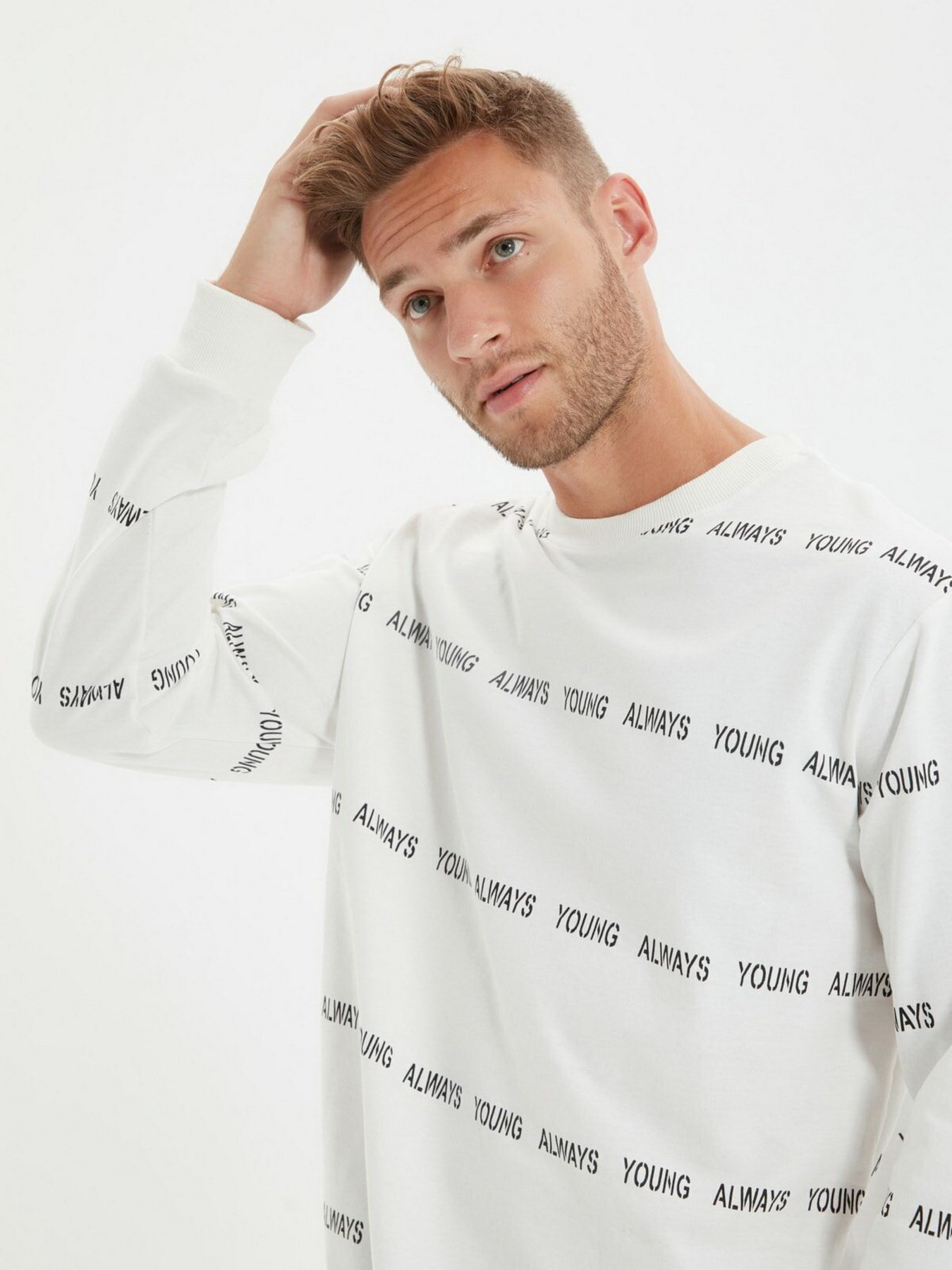 Свитшот Trendyol модель TMNAW22SW0357/Ekru Фото