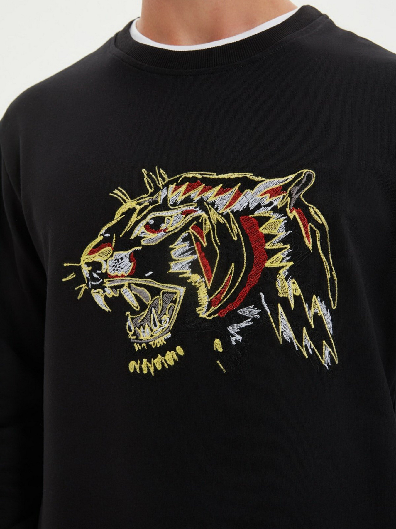 Свитшот Trendyol модель TMNAW22SW0363/Siyah Фото