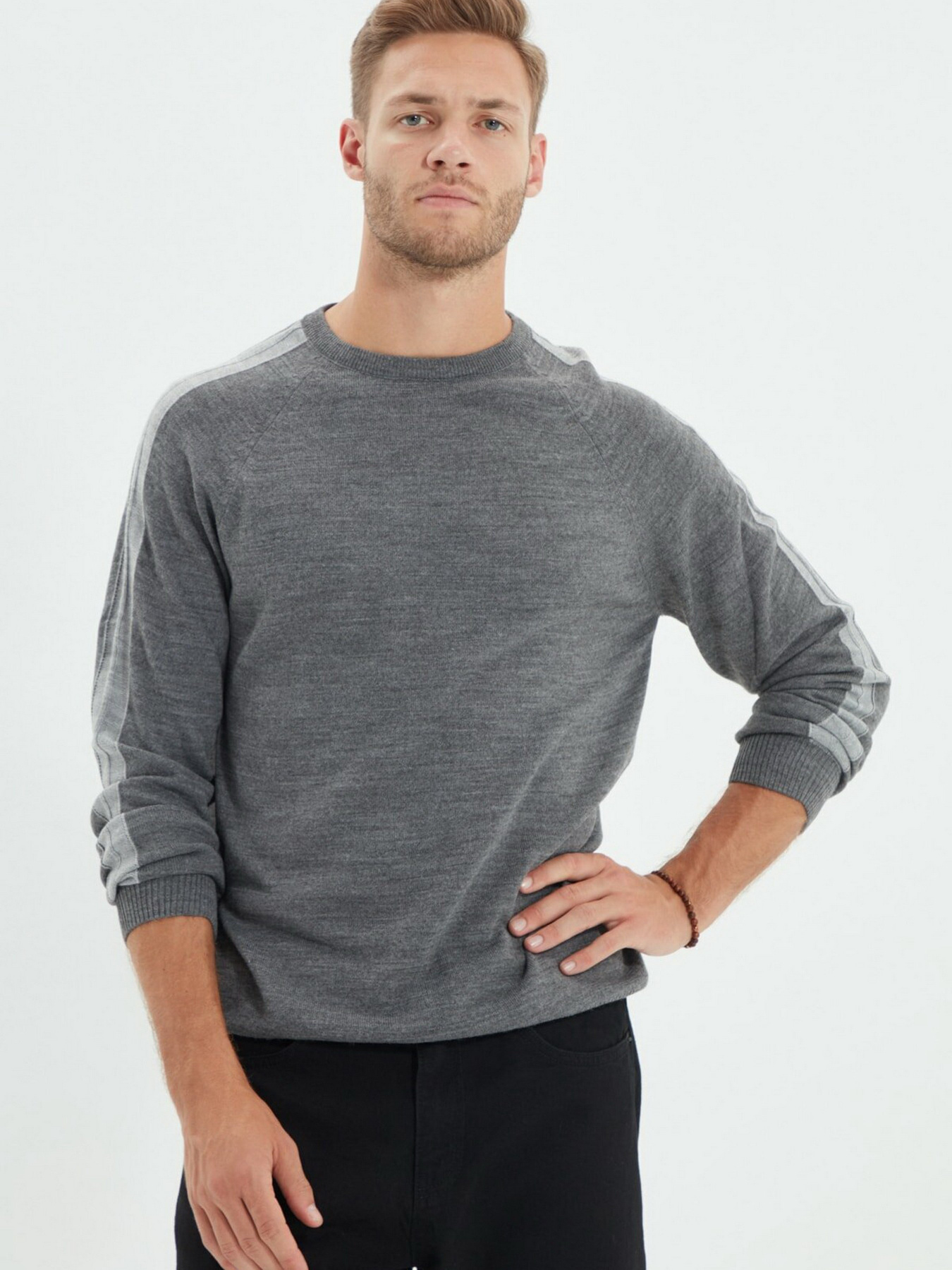 Джемпер Trendyol модель TMNAW22KZ0655/Gri Джемпер Trendyol модель TMNAW22KZ0655/Gri Фото