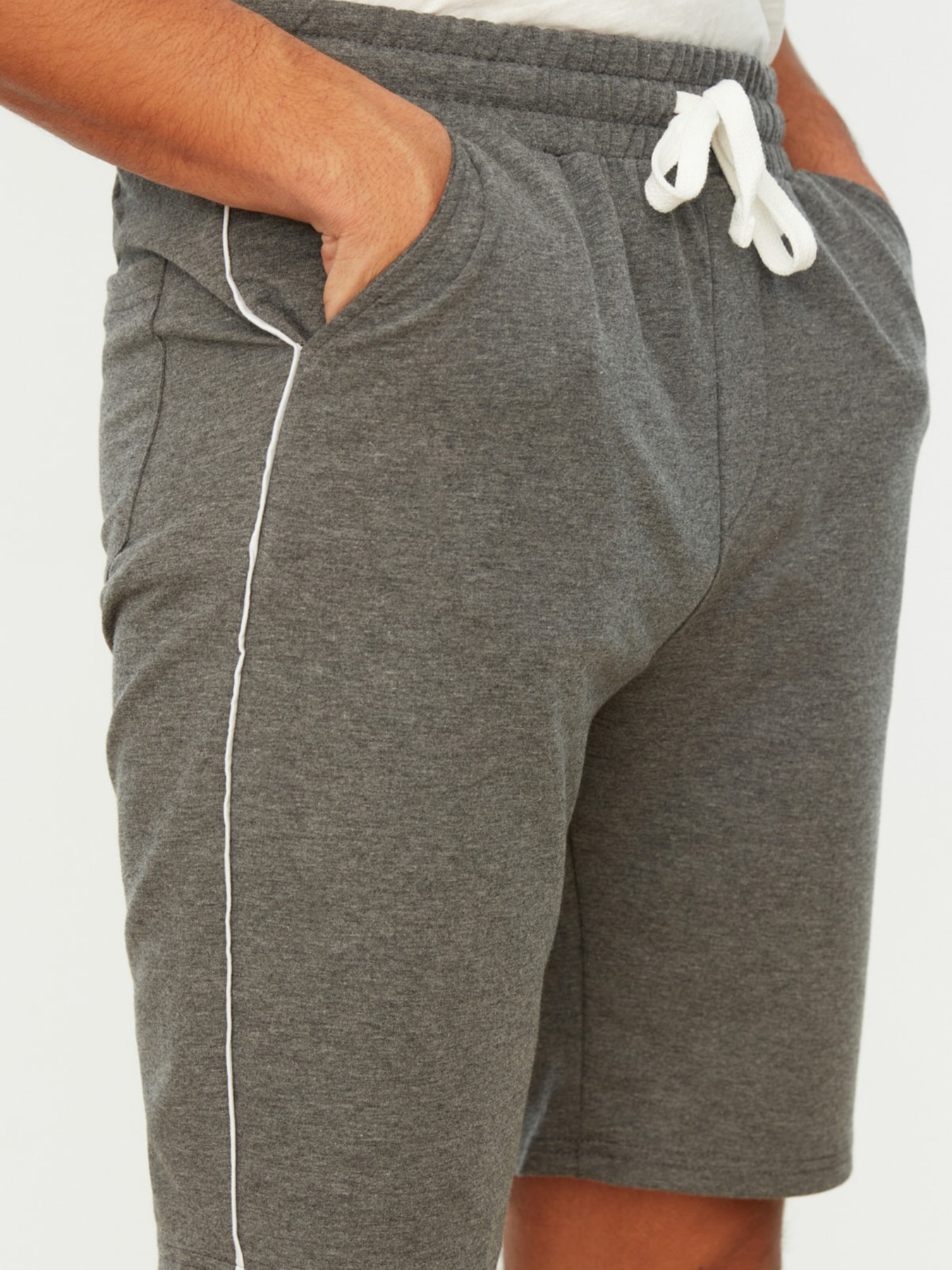 Повсякденні шорти Trendyol модель TMNSS20SR0083/Antrasit Фото