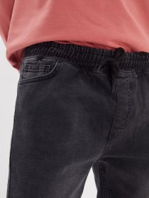 Прямые джинсы Trendyol Relax модель TMNAW22JE0057/Siyah Фото