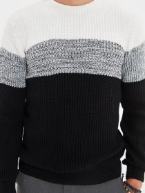 Джемпер Trendyol модель TMNAW22KZ0140/Siyah Фото