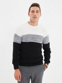 Джемпер Trendyol модель TMNAW22KZ0140/Siyah Фото