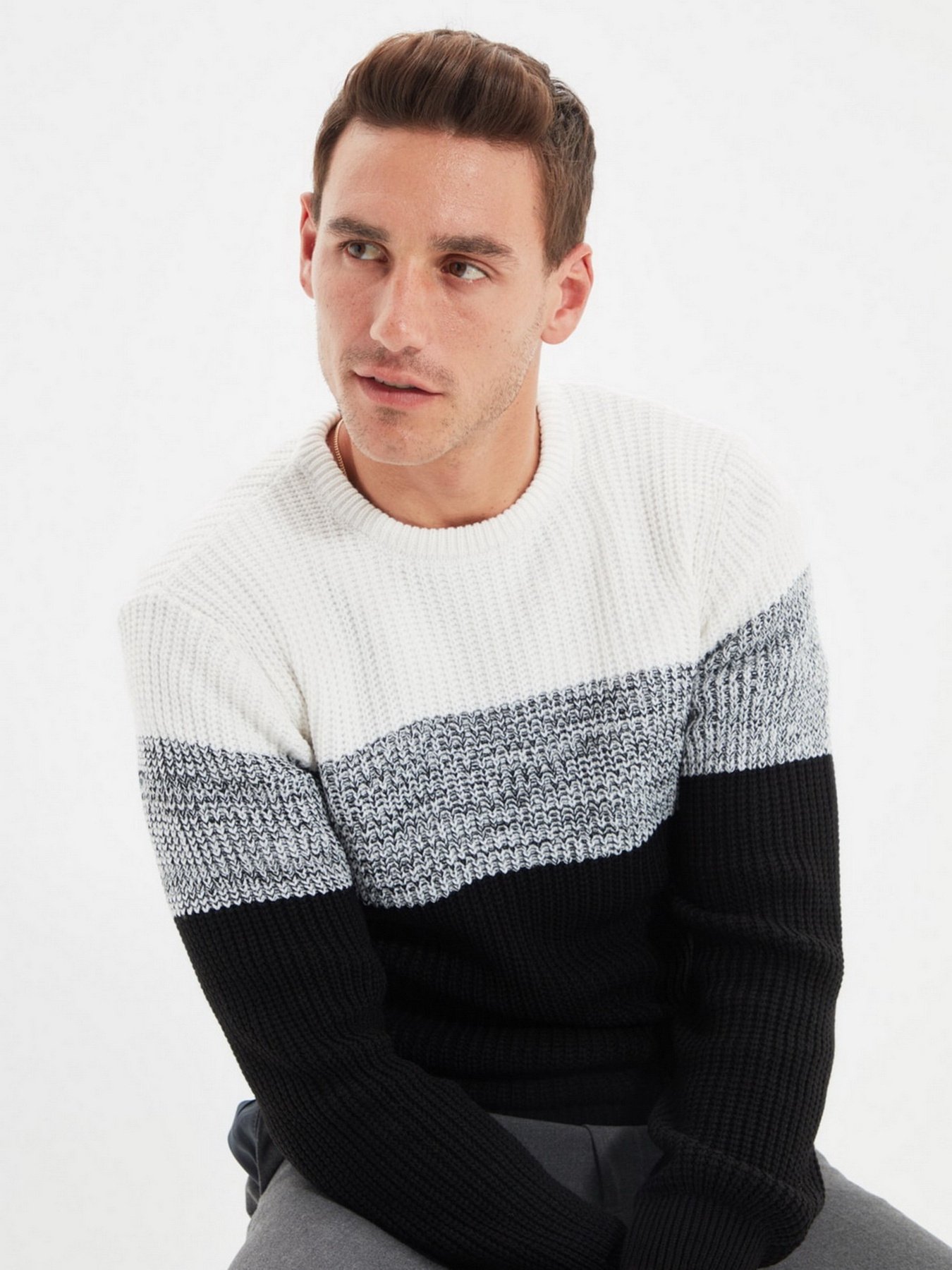 Джемпер Trendyol модель TMNAW22KZ0140/Siyah Фото