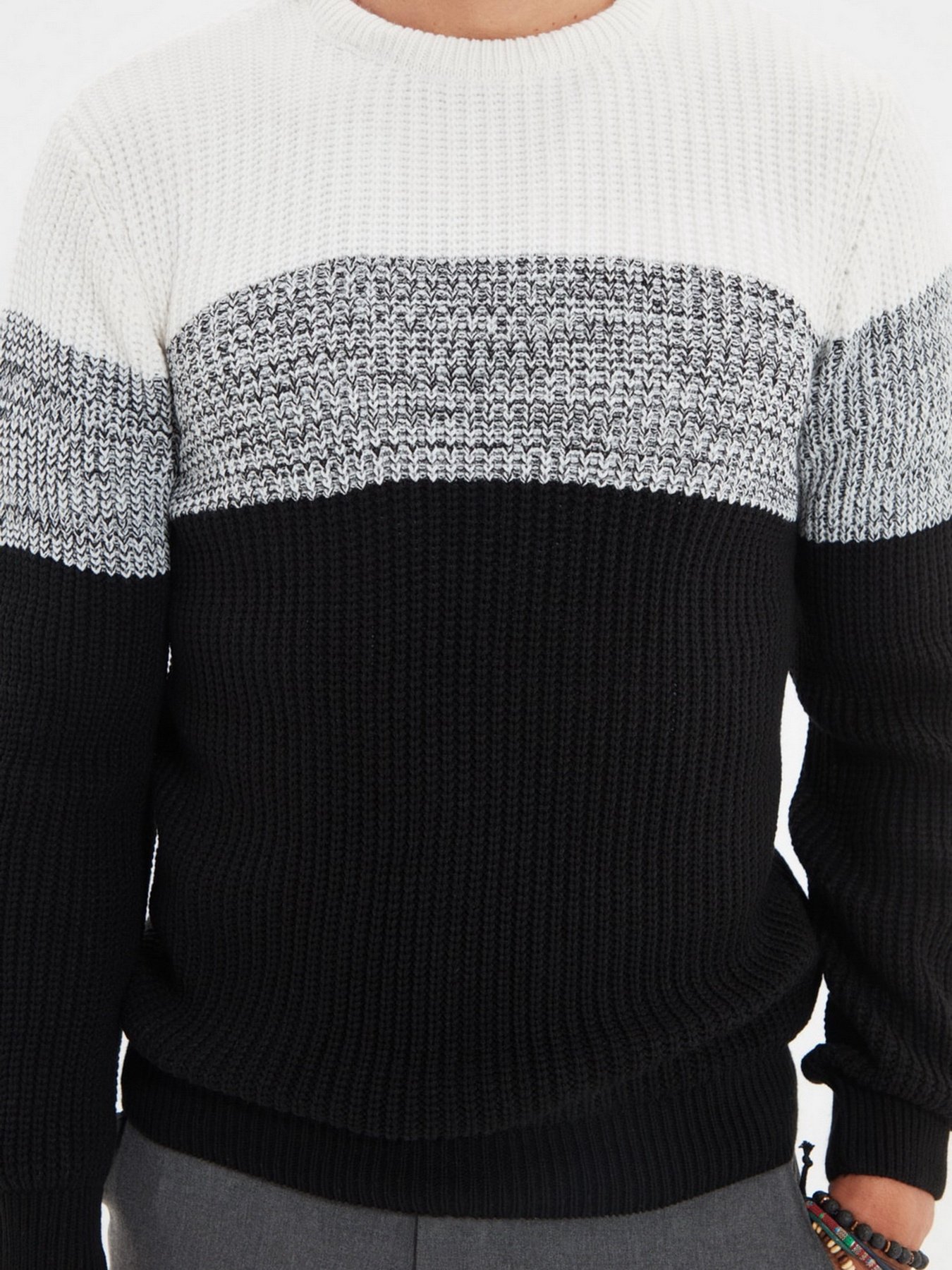 Джемпер Trendyol модель TMNAW22KZ0140/Siyah Фото