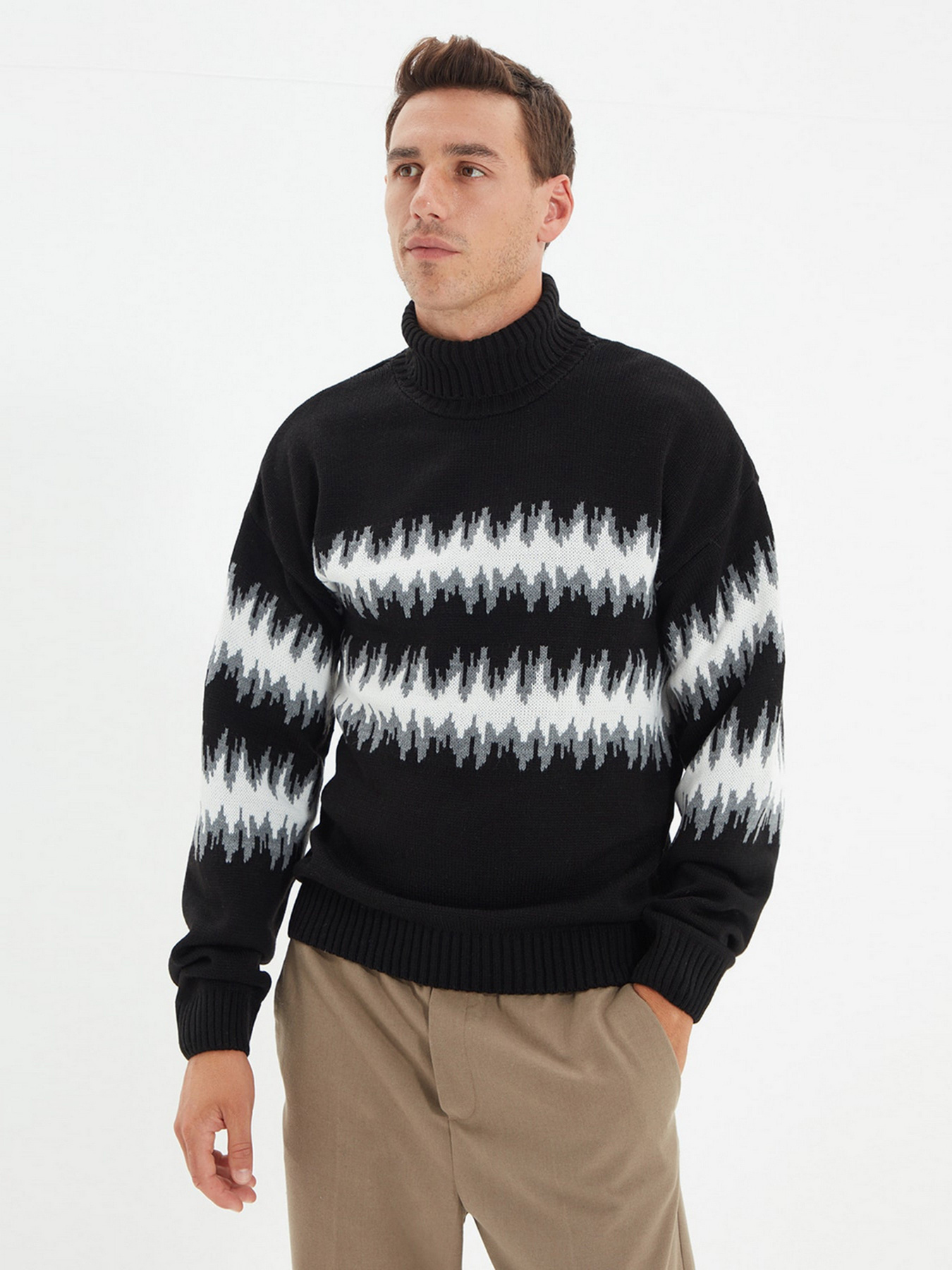 Джемпер Trendyol модель TMNAW22KZ0332/Siyah Фото