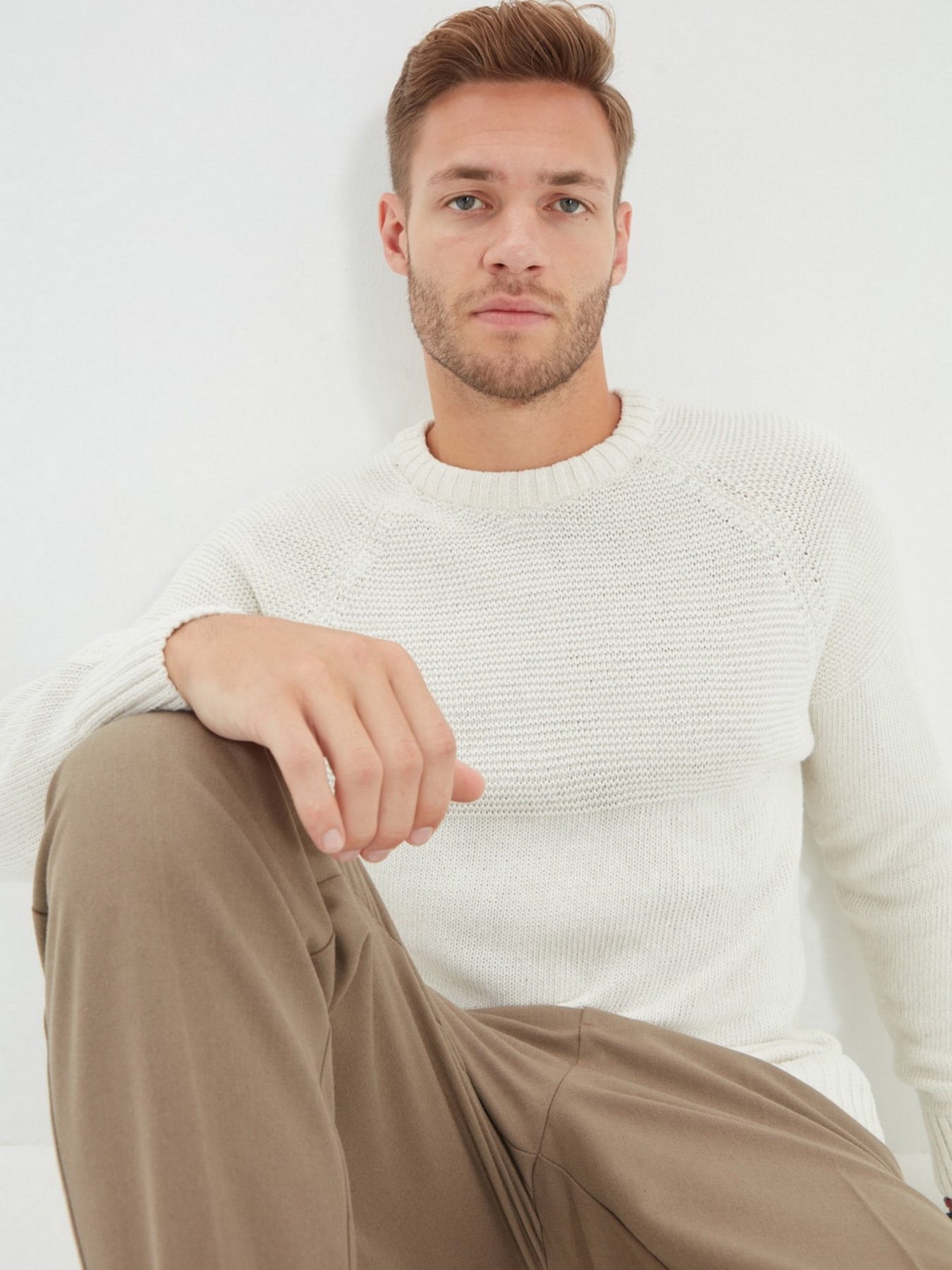 Джемпер Trendyol модель TMNAW22KZ0391/Ekru Фото