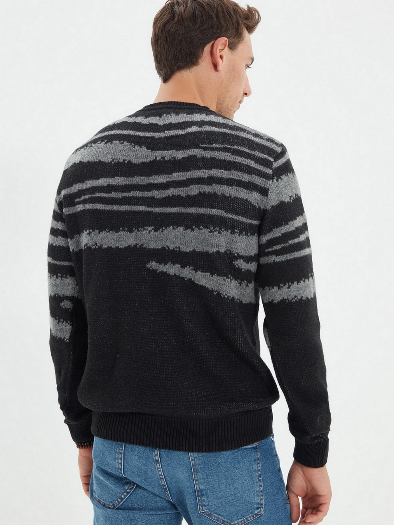 Джемпер Trendyol модель TMNAW22KZ0566/Siyah Джемпер Trendyol модель TMNAW22KZ0566/Siyah Фото