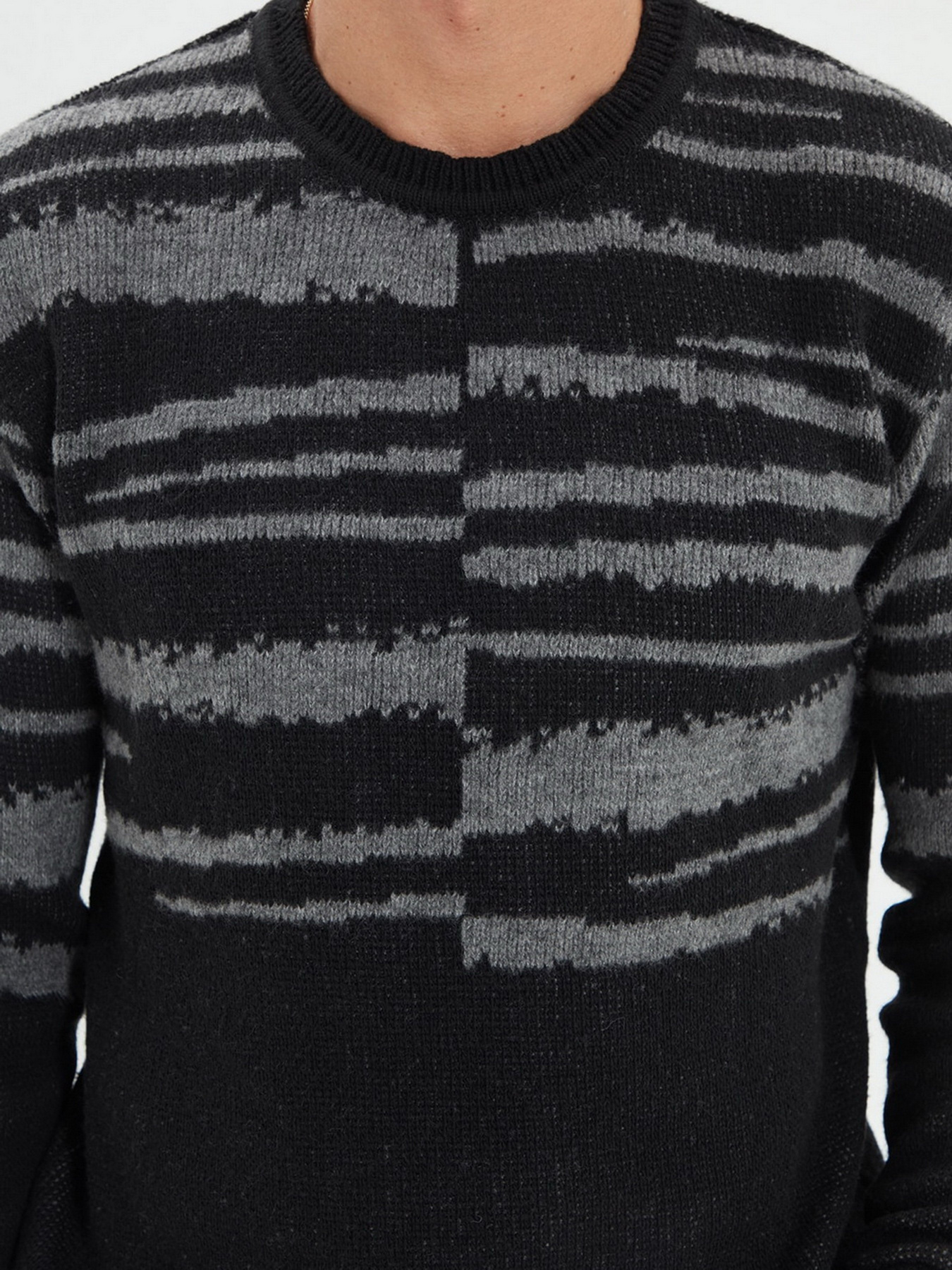 Джемпер Trendyol модель TMNAW22KZ0566/Siyah Джемпер Trendyol модель TMNAW22KZ0566/Siyah Фото