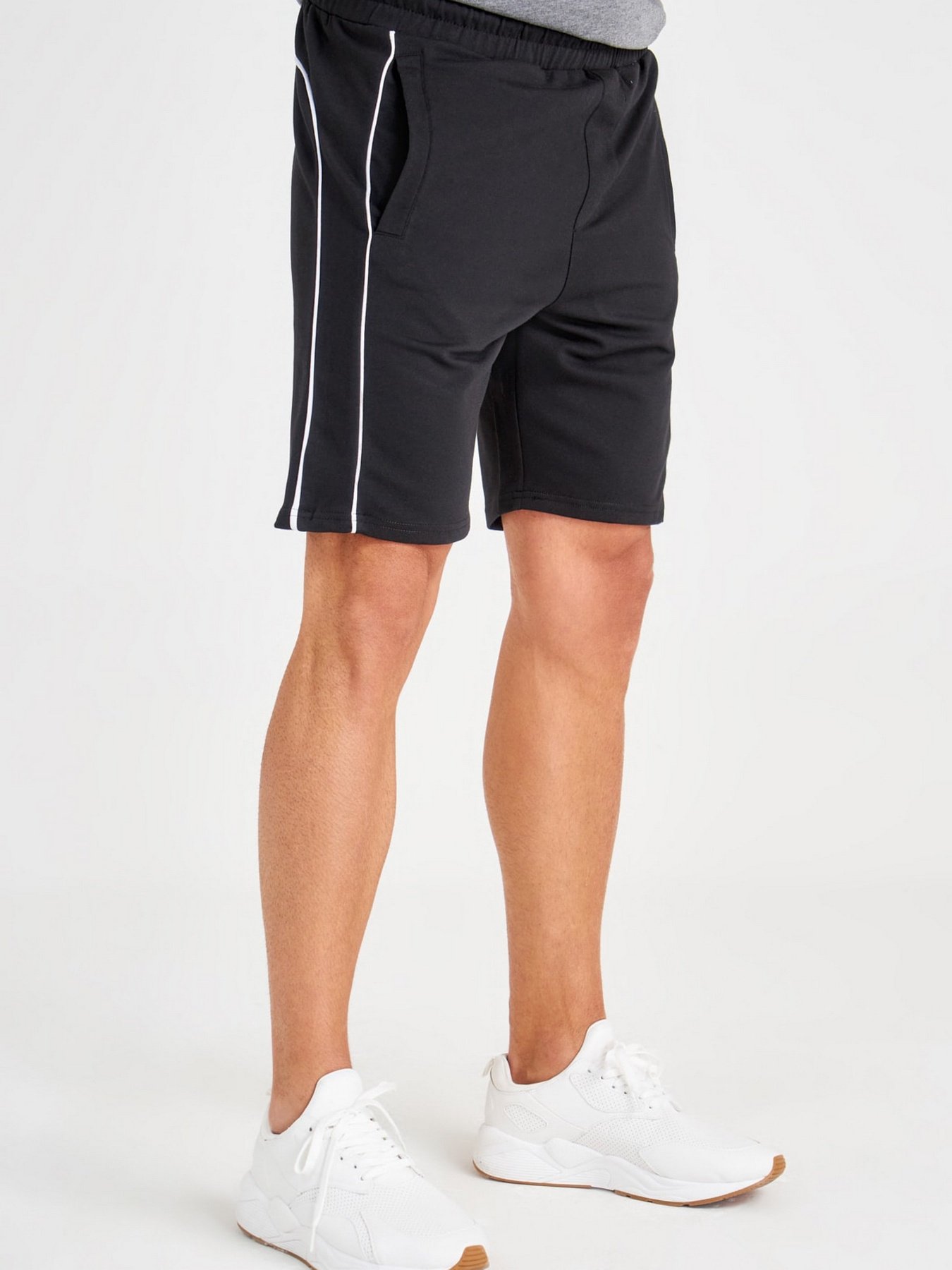 Шорти Trendyol модель TMNSS20SR0073/Siyah Фото