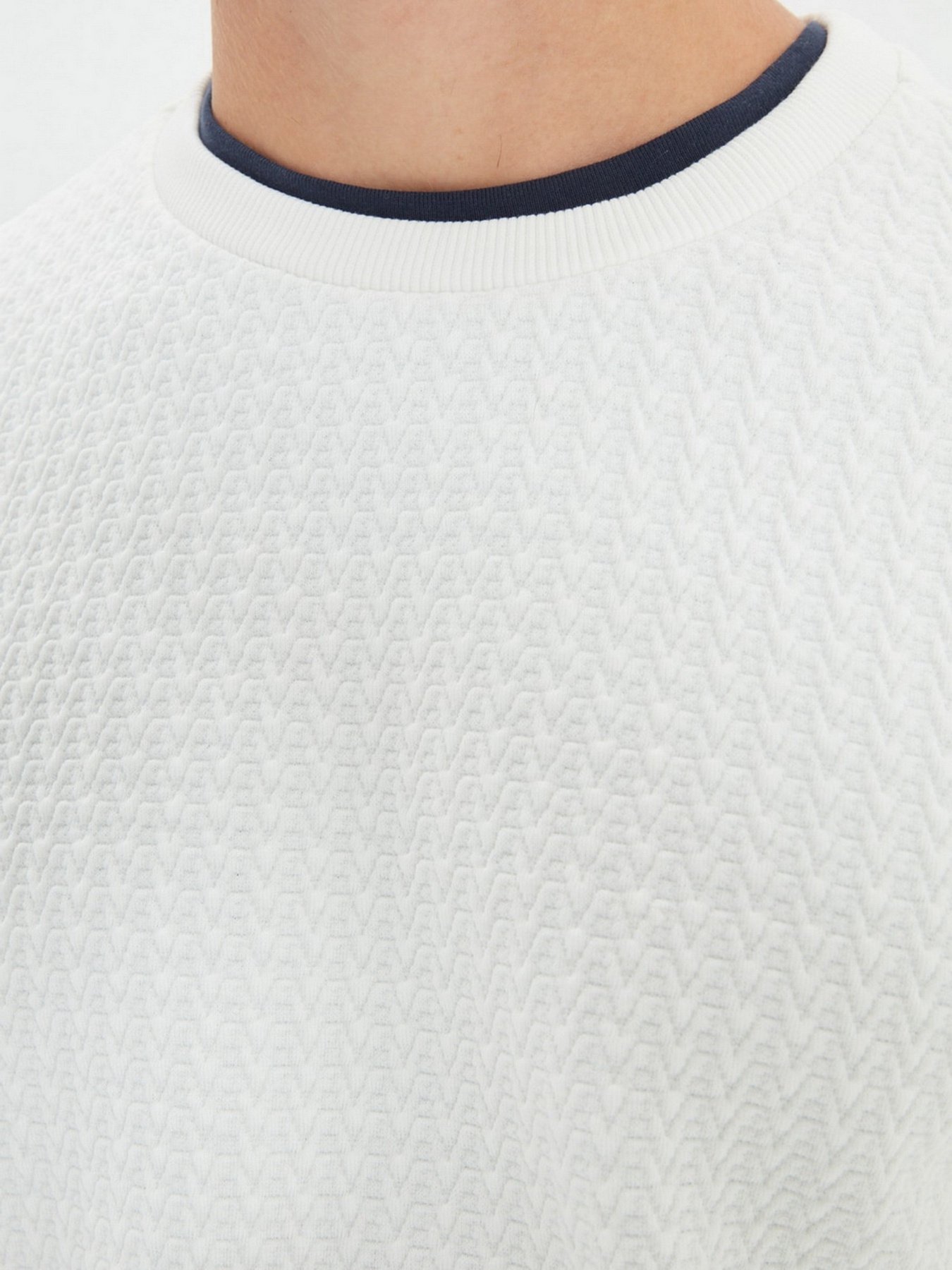 Свитшот Trendyol модель TMNAW22SW0330/Beyaz Фото