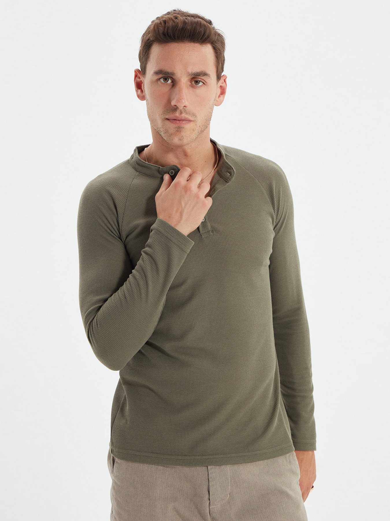 Лонгслів Trendyol модель TMNAW22TS0033/Haki Фото