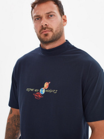 Футболки и поло Trendyol модель TMNSS21TS0381/Lacivert Футболки и поло Trendyol модель TMNSS21TS0381/Lacivert Фото