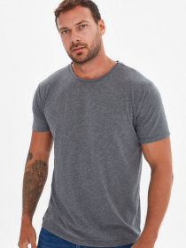 Футболки и поло Trendyol модель TMNSS21TS1804/Antrasit Футболки и поло Trendyol модель TMNSS21TS1804/Antrasit Фото