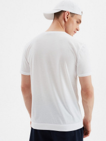 Футболки и поло Trendyol модель TMNSS21TS2094/Beyaz Футболки и поло Trendyol модель TMNSS21TS2094/Beyaz Фото
