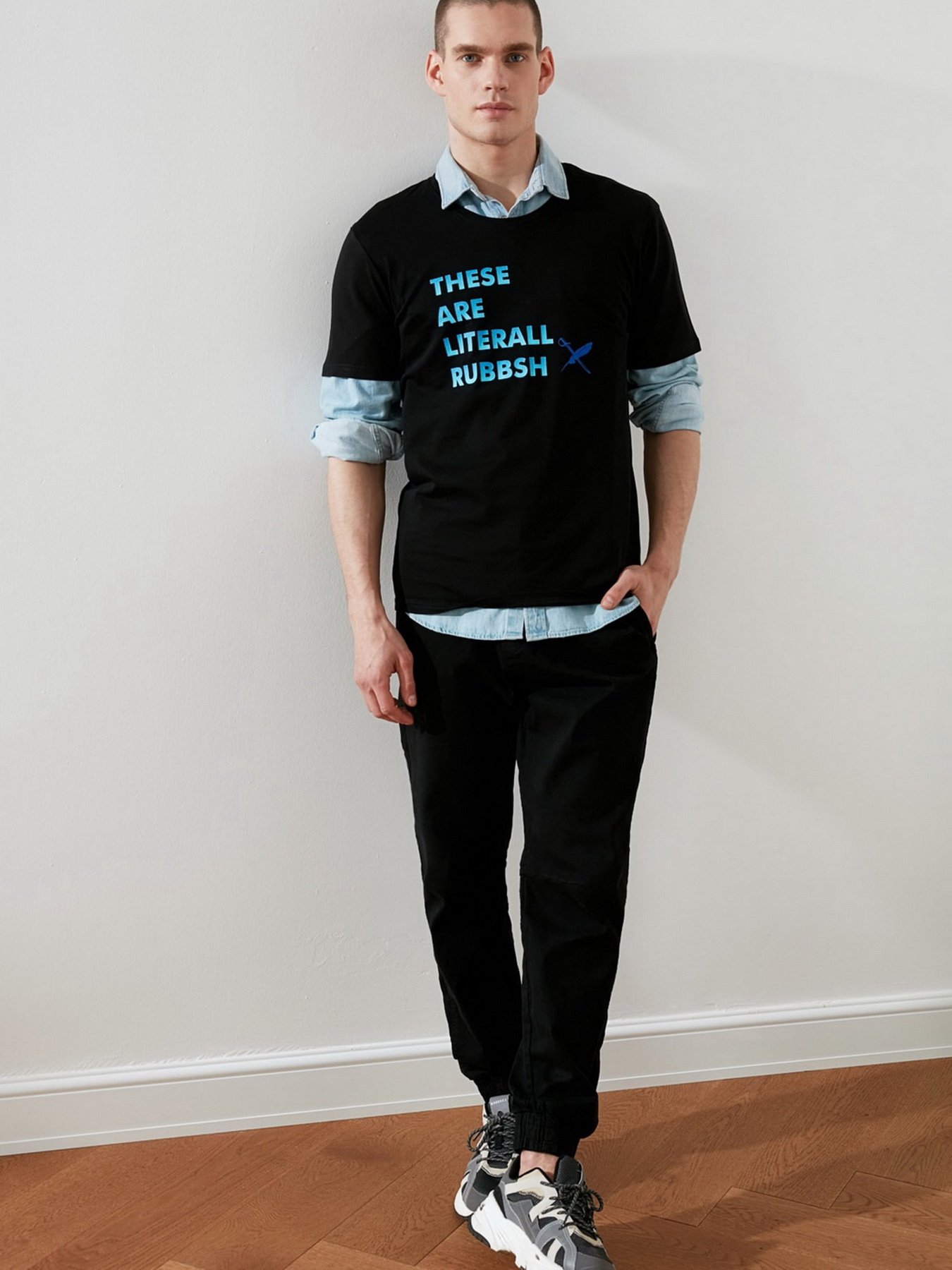 Футболка Trendyol модель TMNSS21TS2230/Siyah Фото