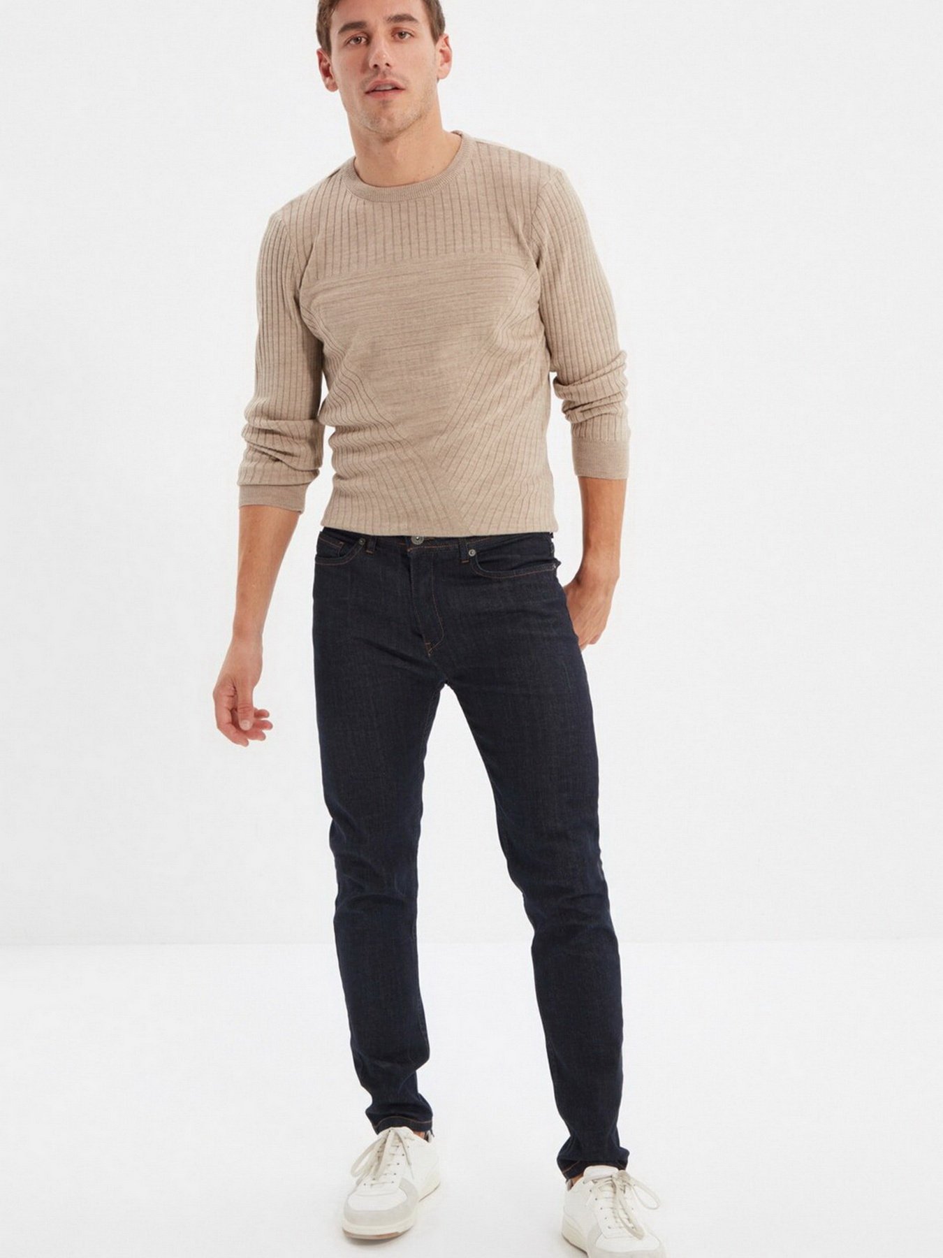 Зауженные джинсы Trendyol модель TMNAW21JE0169/Lacivert Фото