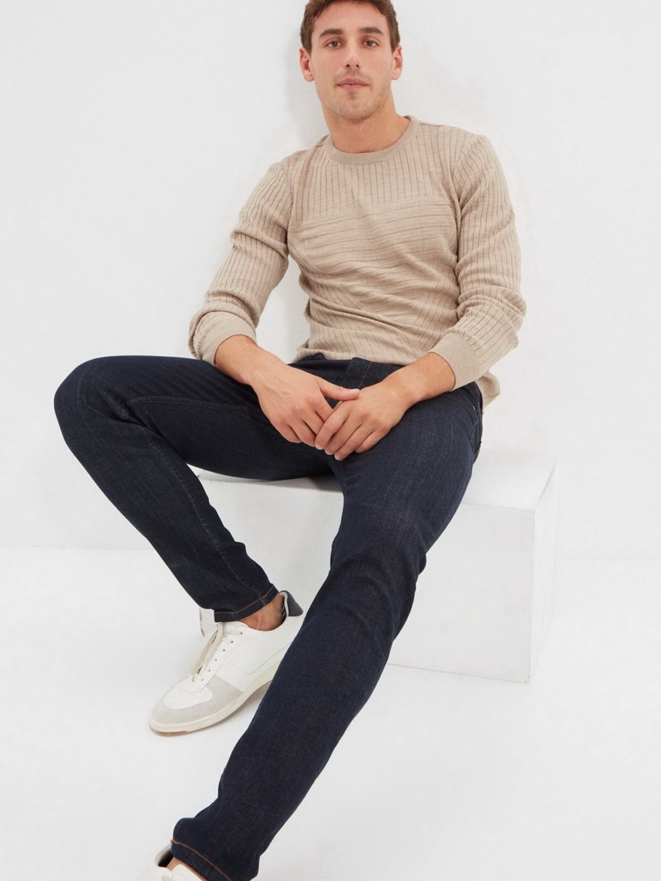 Зауженные джинсы Trendyol модель TMNAW21JE0169/Lacivert Фото