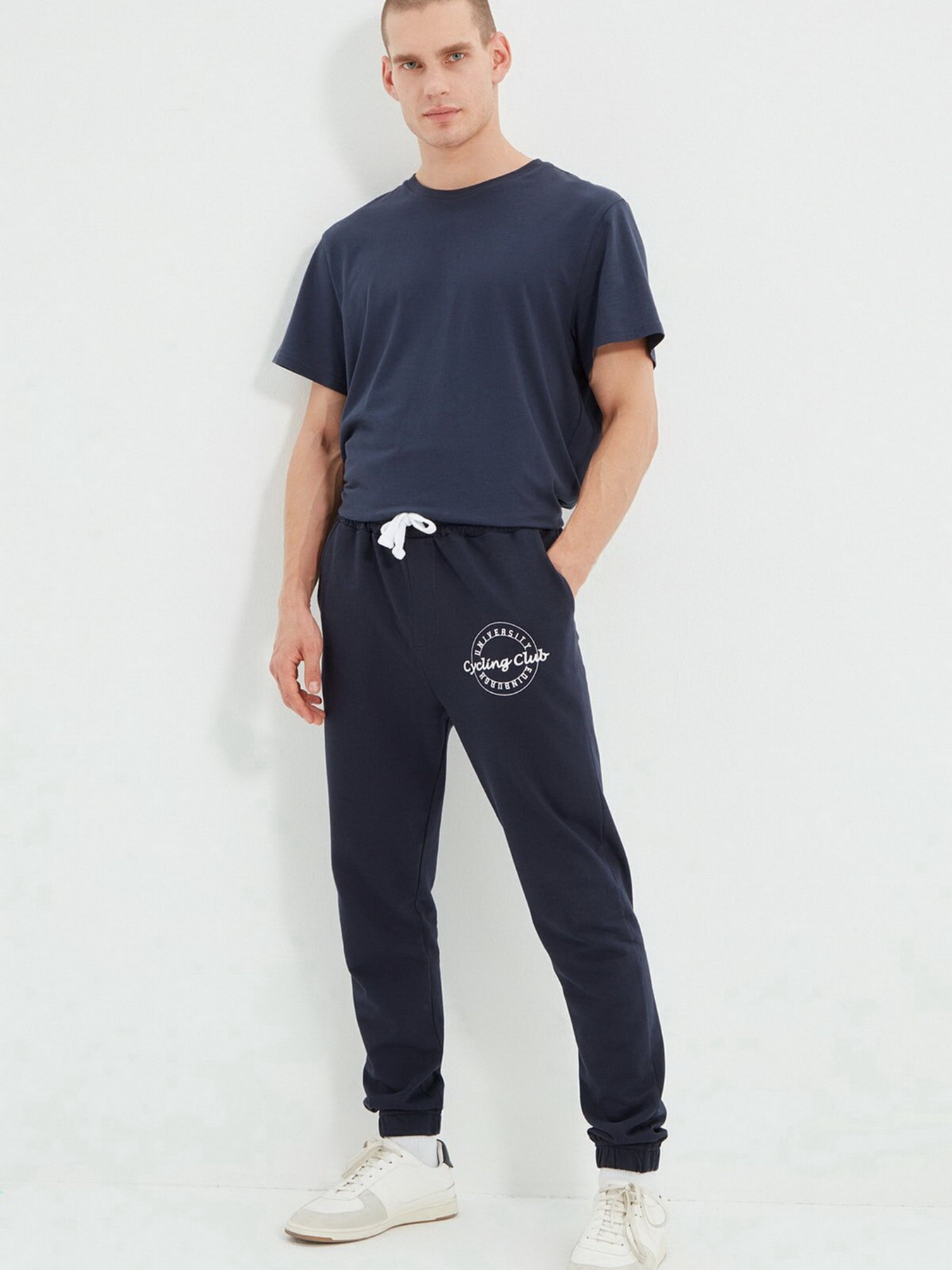 Штаны спортивные Trendyol модель TMNAW22EA0250/Lacivert Фото