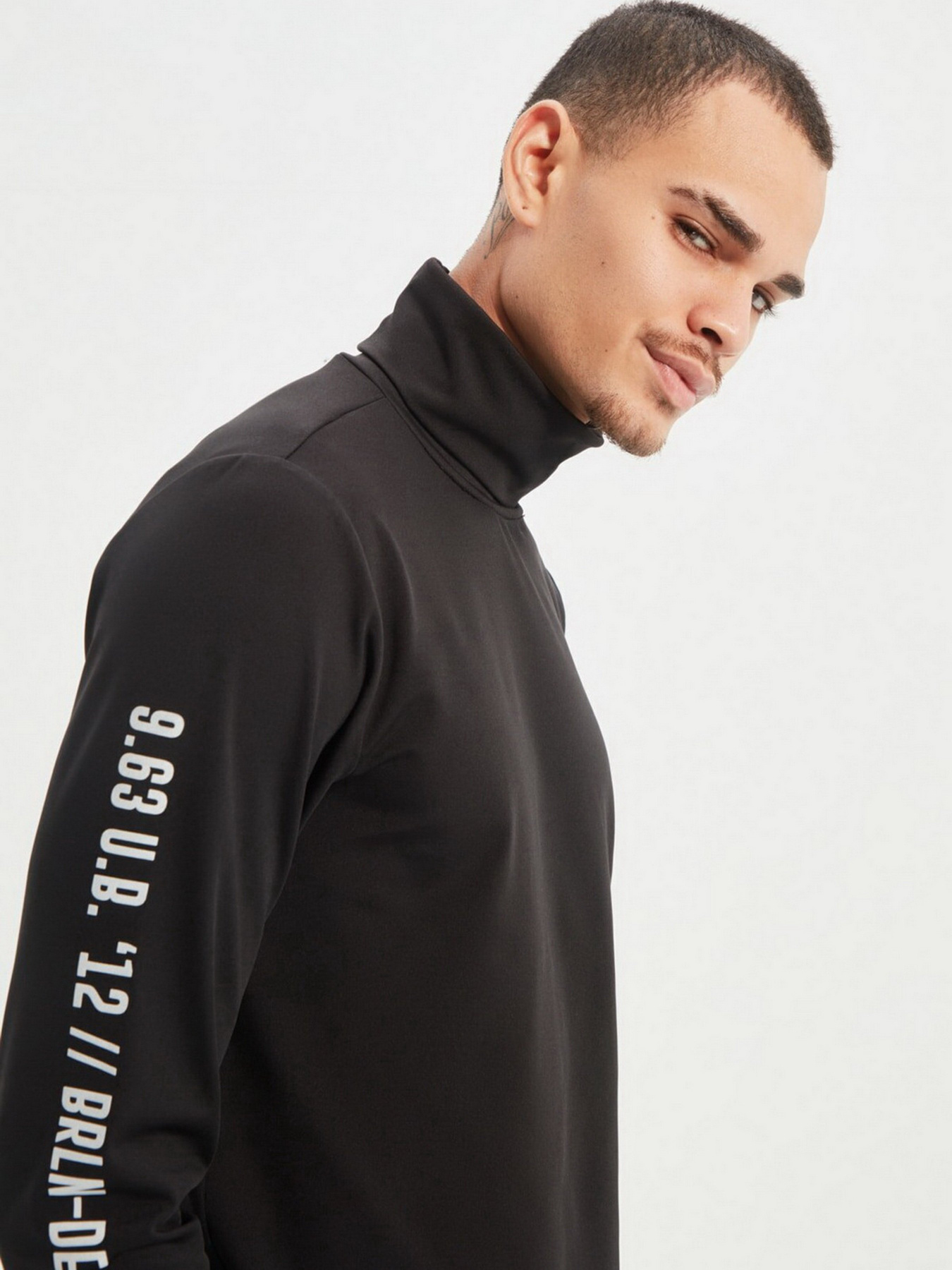 Водолазка Trendyol модель TMNAW22SW1494/Siyah Фото