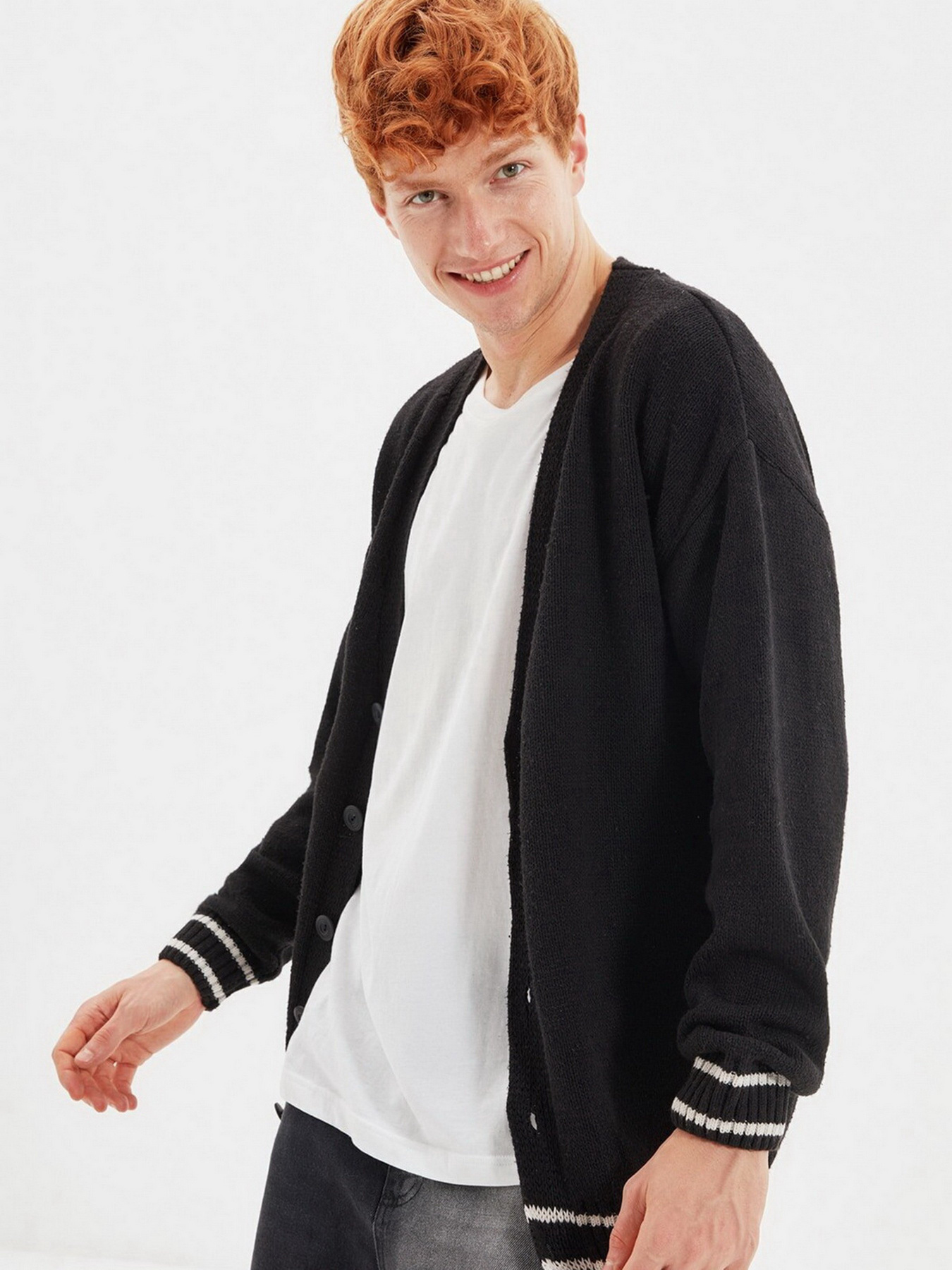 Кардиган Trendyol модель TMNAW22HI0487/Siyah Фото