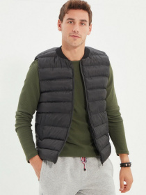 Жилет з утеплювачем Trendyol модель TMNAW22YE0012/Siyah Фото