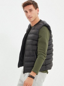 Жилет з утеплювачем Trendyol модель TMNAW22YE0012/Siyah Фото