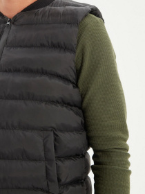 Утеплений жилет Trendyol модель TMNAW22YE0012/Siyah Фото