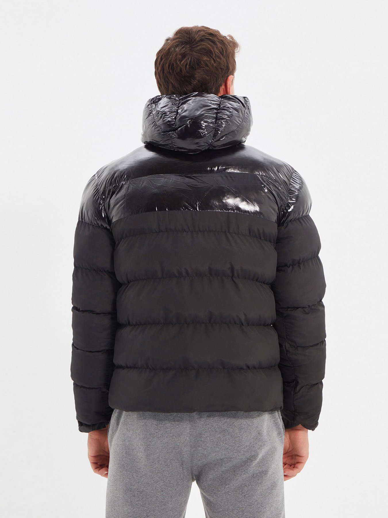 Демісезонна куртка Trendyol модель TMNAW22MO0133/Siyah Фото