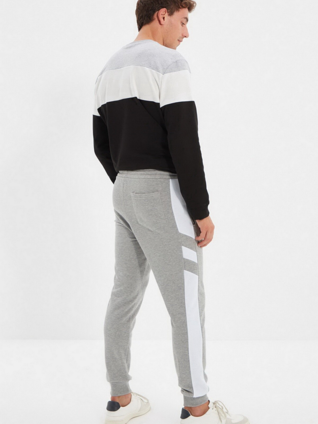 Штаны спортивные Trendyol модель TMNAW22EA0219/Gri Фото