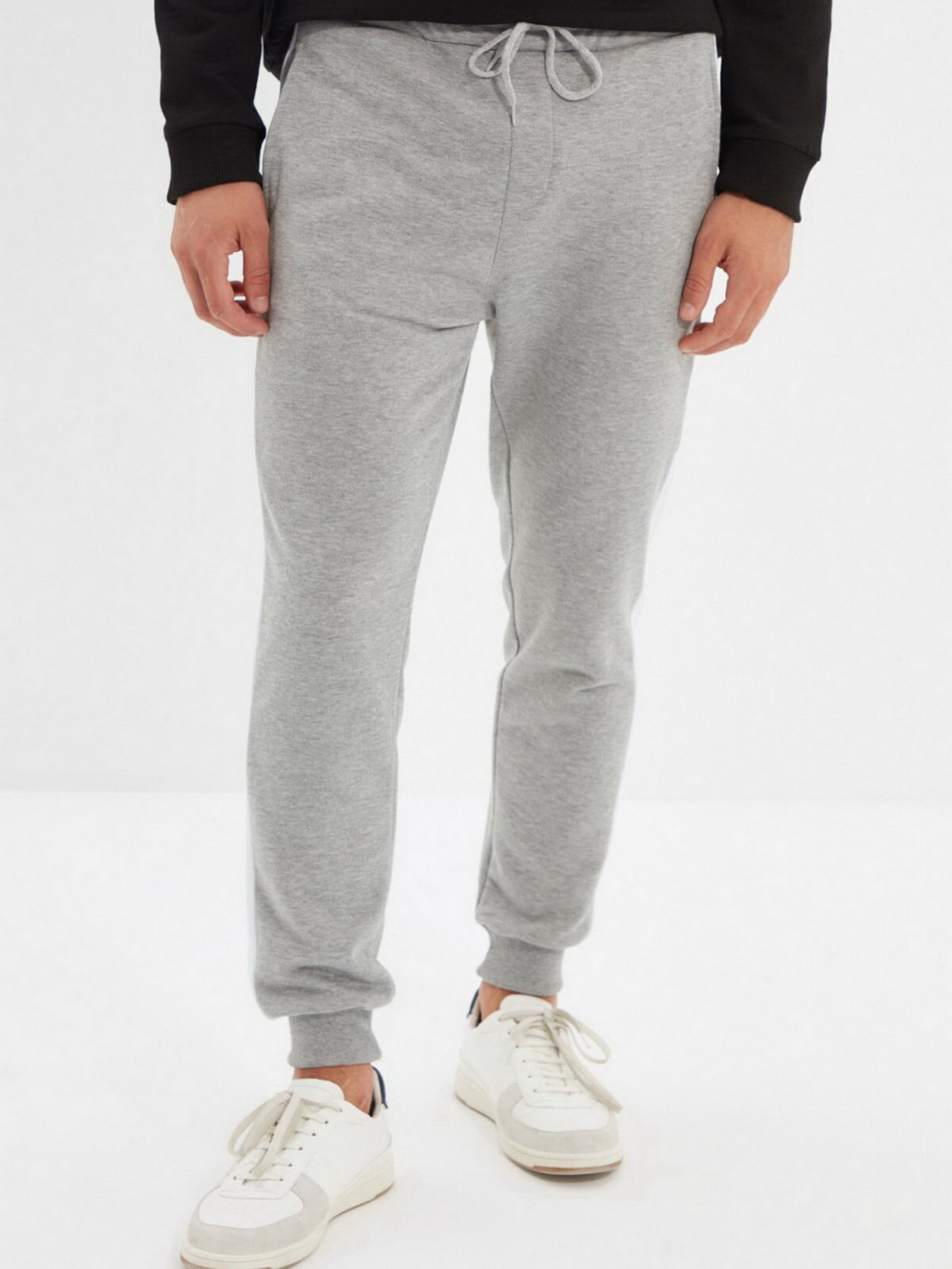 Штаны спортивные Trendyol модель TMNAW22EA0219/Gri Фото