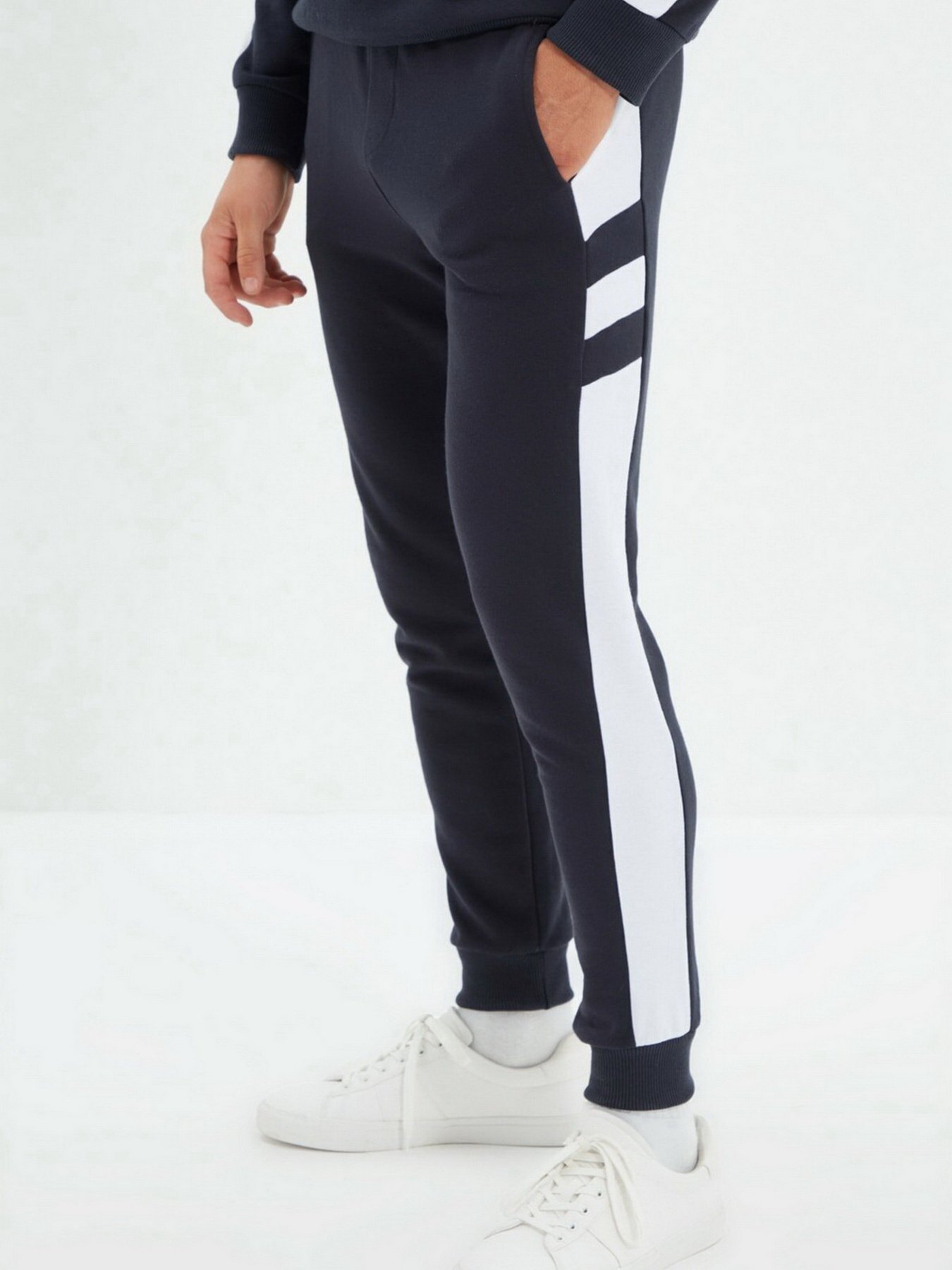 Штаны спортивные Trendyol модель TMNAW22EA0219/Lacivert Фото