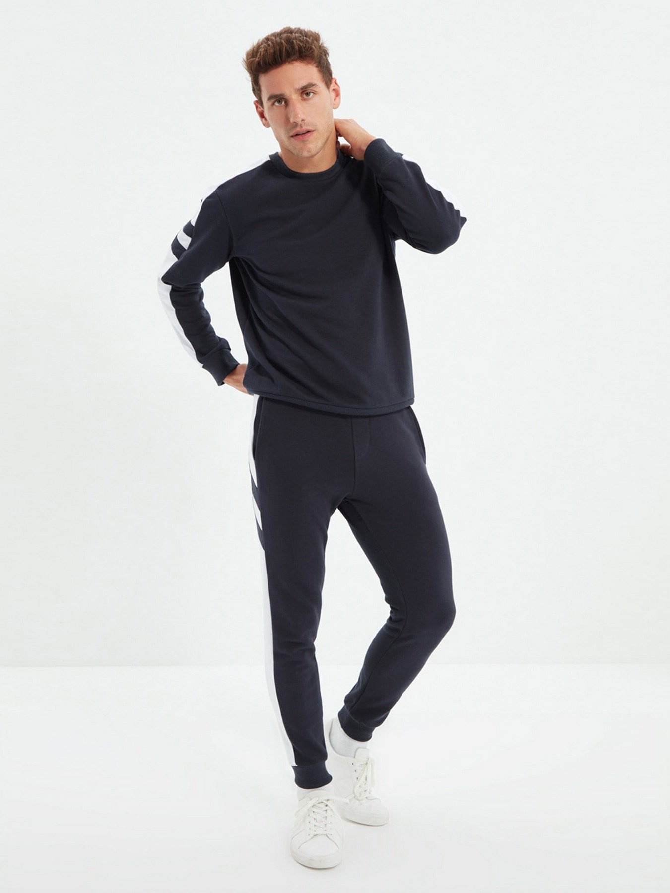 Штаны спортивные Trendyol модель TMNAW22EA0219/Lacivert Фото