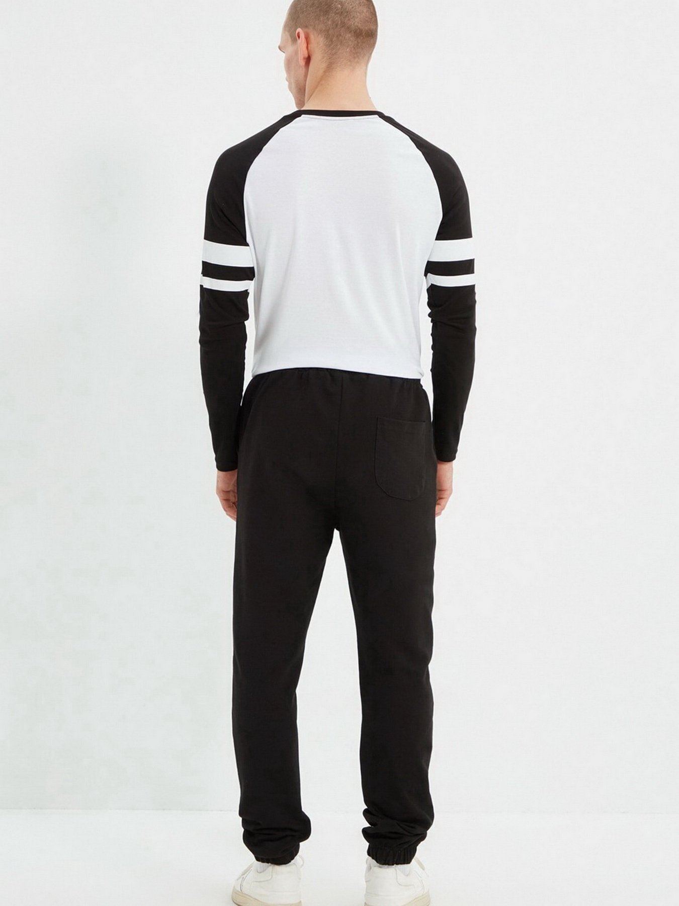 Штаны спортивные Trendyol модель TMNAW22EA0247/Siyah Фото