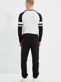 Штаны спортивные Trendyol модель TMNAW22EA0247/Siyah Фото