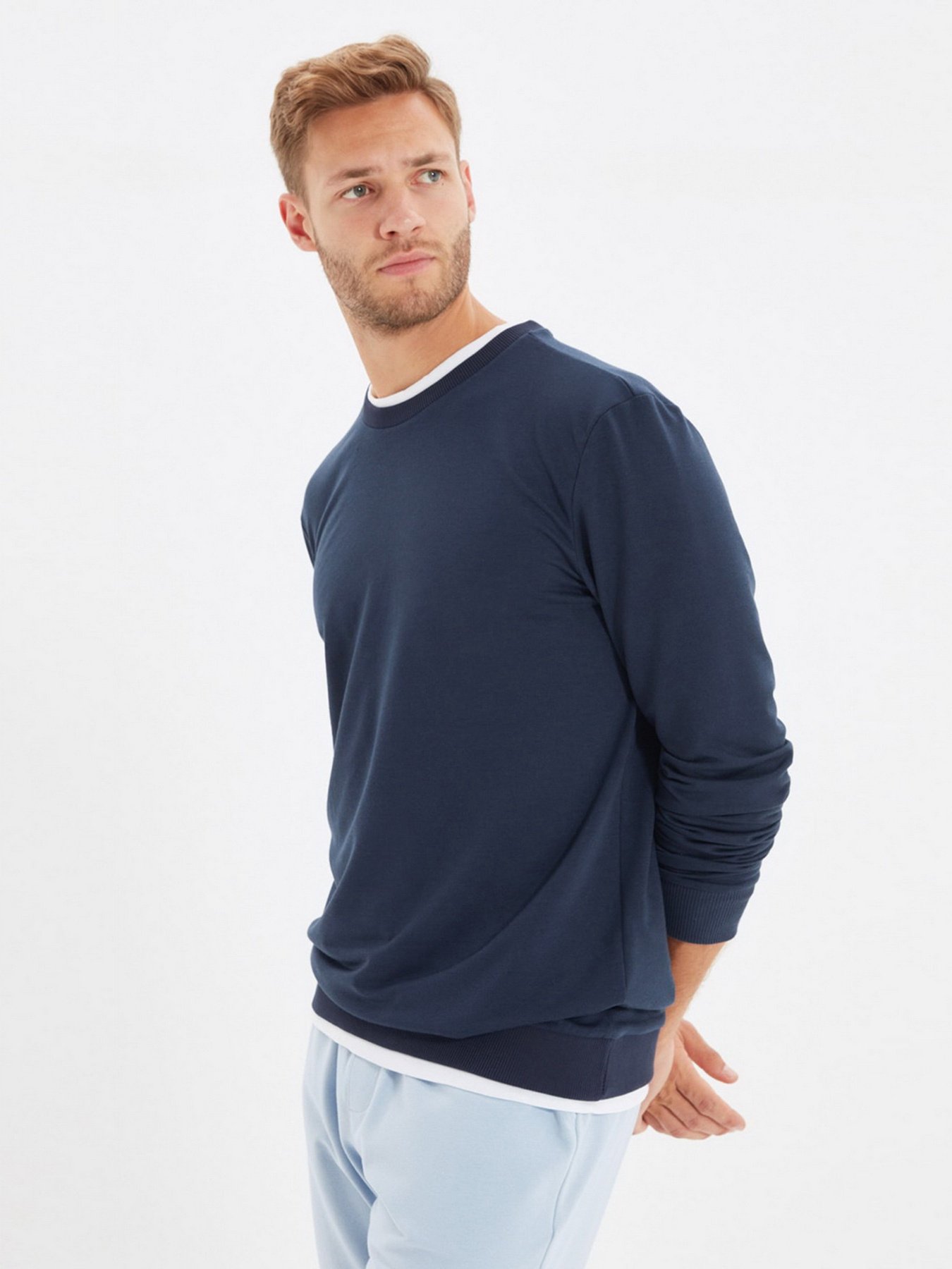 Свитшот Trendyol модель TMNAW22SW0658/Lacivert Фото