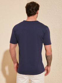 Футболки и поло Trendyol модель TMNSS20TS0305/Lacivert Футболки и поло Trendyol модель TMNSS20TS0305/Lacivert Фото