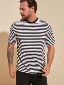 Футболка Trendyol модель TMNSS20TS0511/Siyah Фото