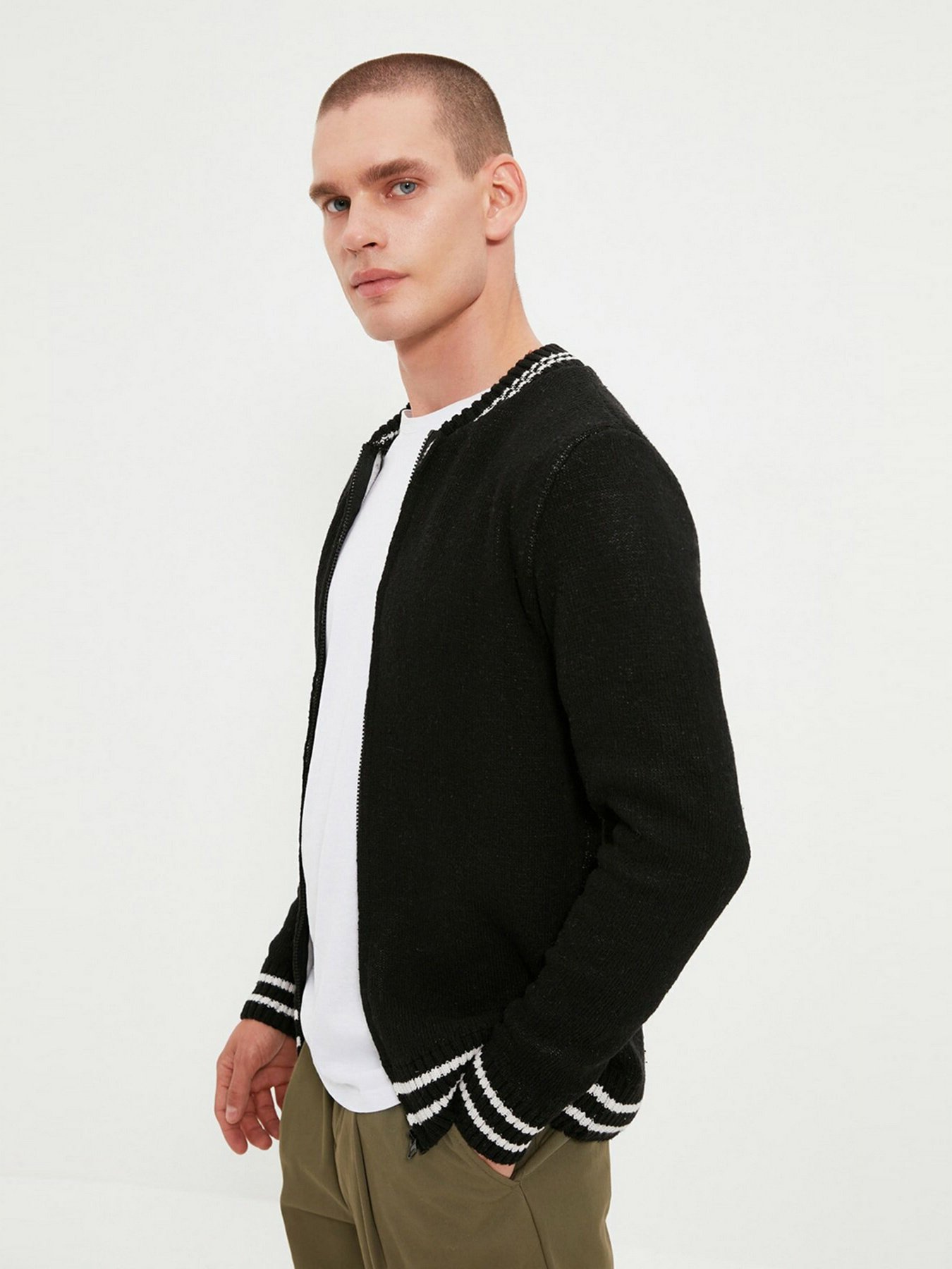 Кардиган Trendyol модель TMNAW22HI0076/Siyah Фото