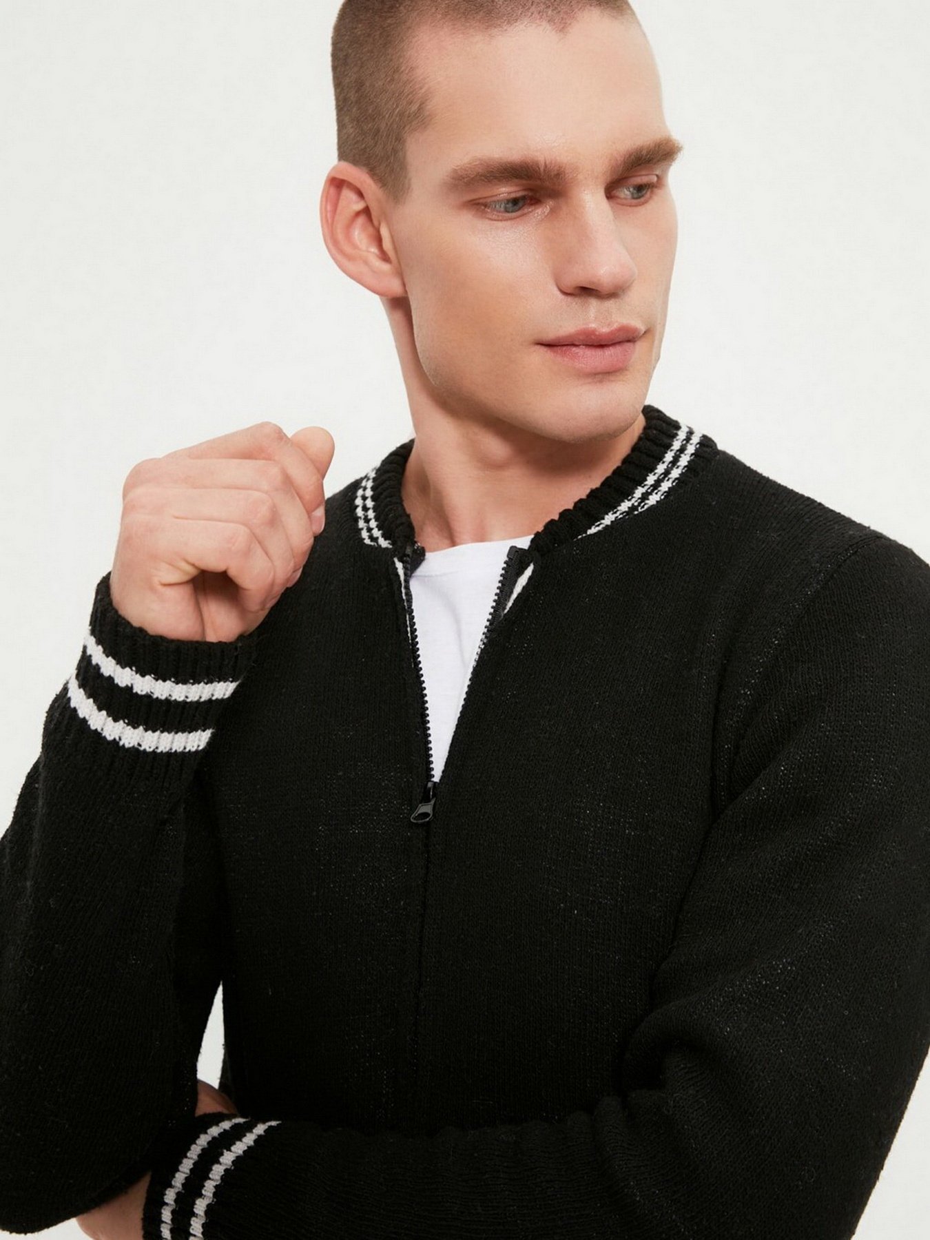 Кардиган Trendyol модель TMNAW22HI0076/Siyah Кардиган Trendyol модель TMNAW22HI0076/Siyah Фото