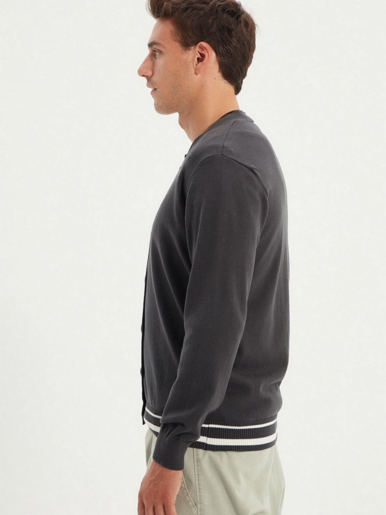 Кардиган Trendyol модель TMNAW22HI0485/Antrasit Кардиган Trendyol модель TMNAW22HI0485/Antrasit Фото