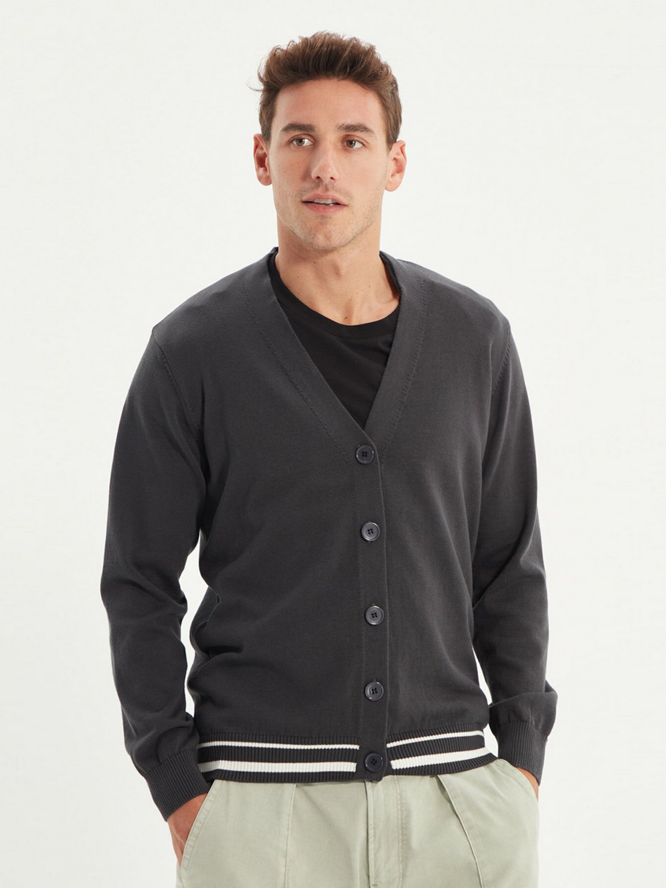 Кардиган Trendyol модель TMNAW22HI0485/Antrasit Кардиган Trendyol модель TMNAW22HI0485/Antrasit Фото