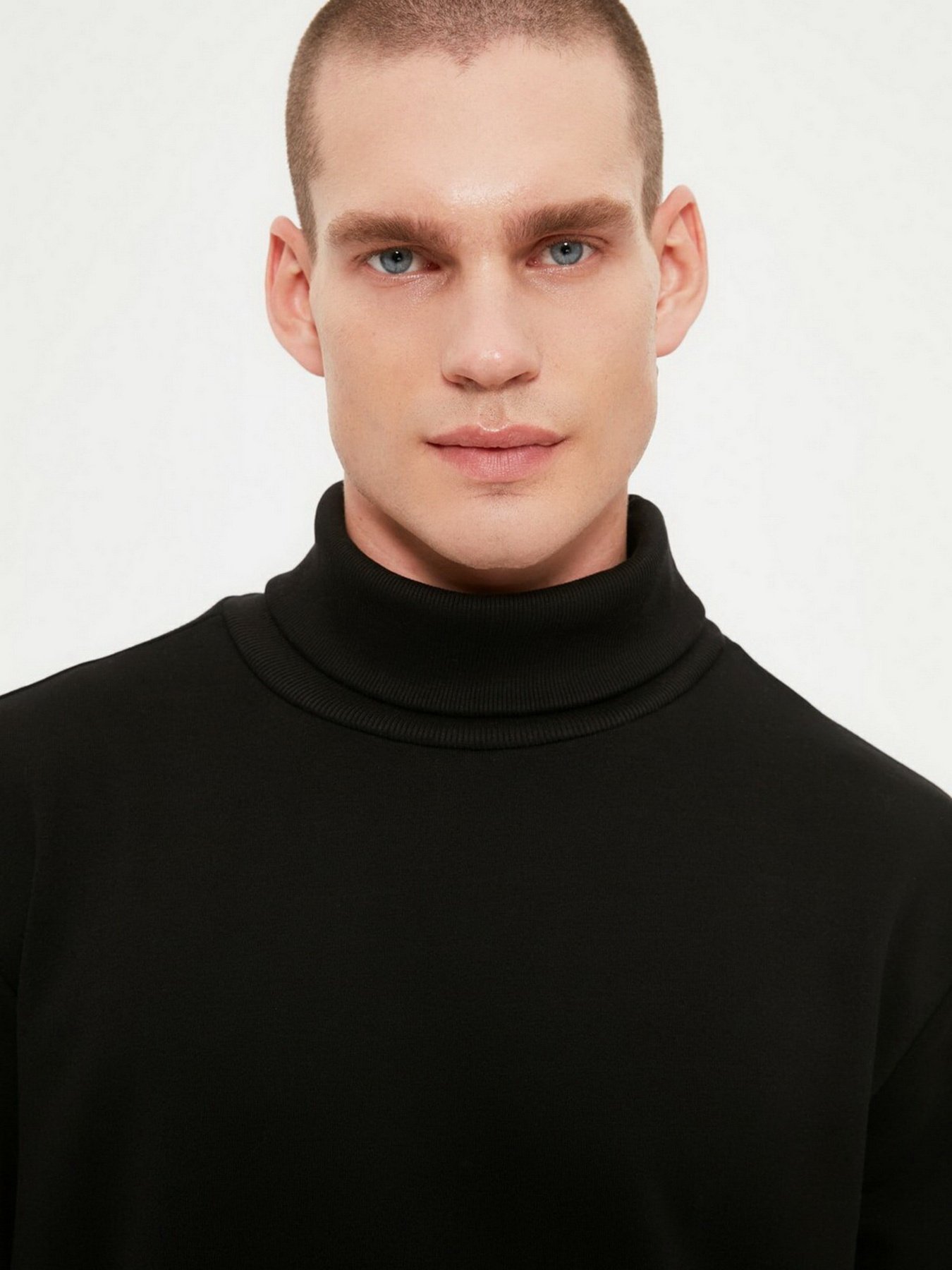 Водолазка Trendyol модель TMNAW22SW0619/Siyah Фото