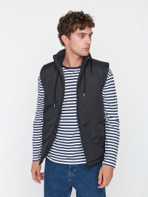 Жилет с утеплителем Trendyol модель TMNAW22YE0021/Siyah Фото